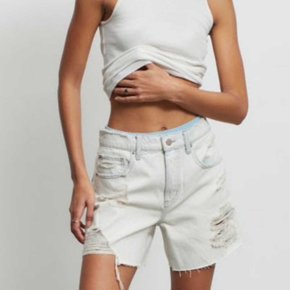 NEW Urban Outfitters BDG Jeans Dropped Rise Distressed Denim Short